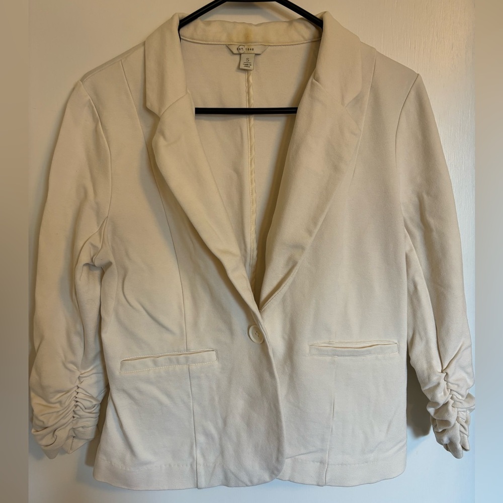 GUC Cato off-white soft slouch 3/4 rouched sleeve one-button blazer, Small